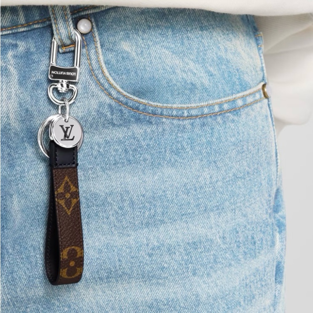 Louis Vuitton Brown and Silver Keychain - Picture 6 of 6